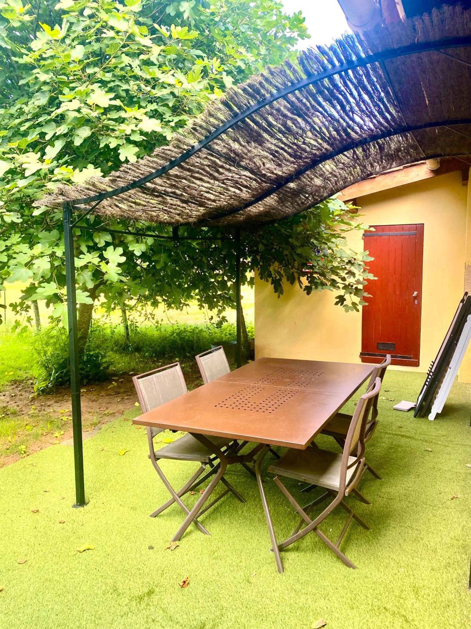 Camping La Ferme De Perdigat Limeuil Exteriér fotografie