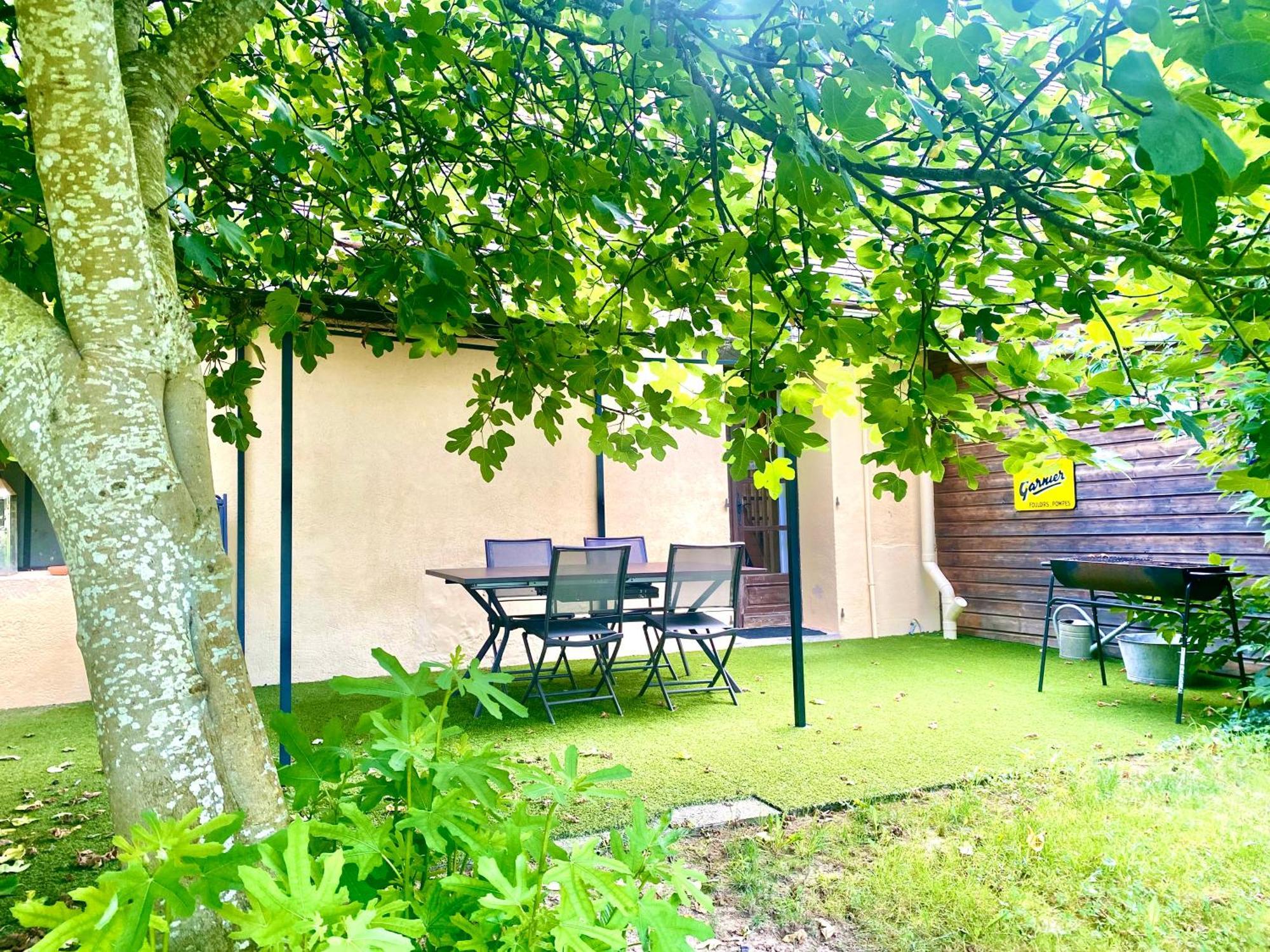 Camping La Ferme De Perdigat Limeuil Exteriér fotografie